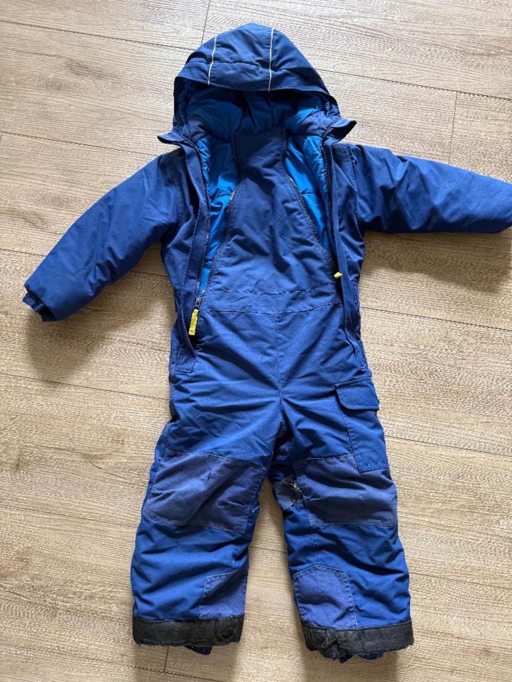 MEC Toaster Suit Size 4T